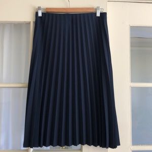 Pleated skirt